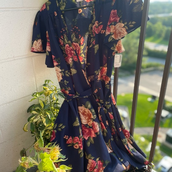 NWT Floral Summer Dress 🌹 - Picture 6 of 7
